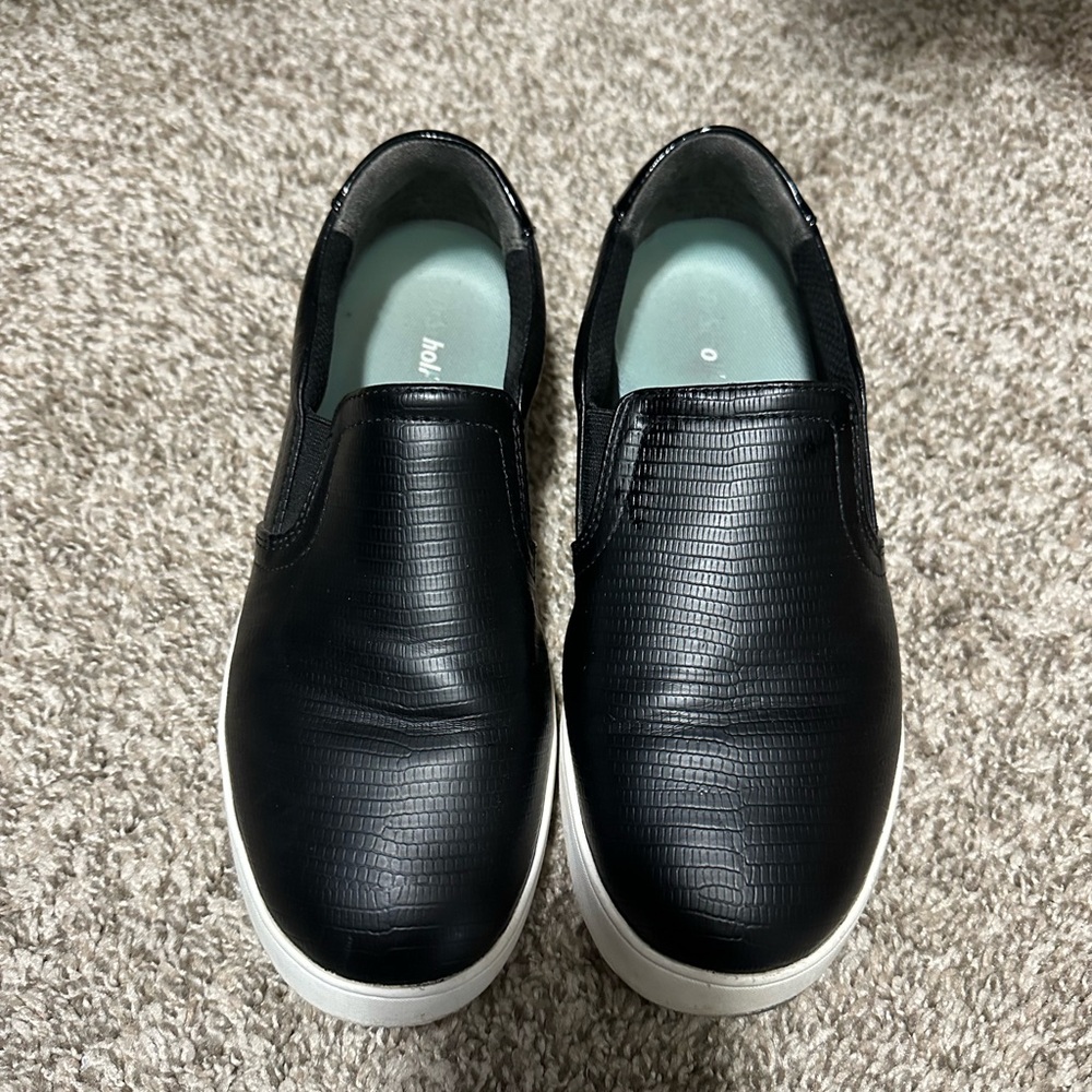 Black Slip-On Women’s Casual Sneakers